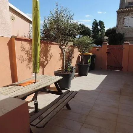 Maison 7 Pers. A Avec Bbq, Terrasse Et Proche Port - Fr-1-701-1 Holiday home